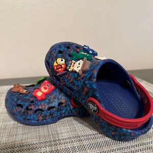 Blue/Red Toddler Crocs w/Jibbitz.Size 7/8